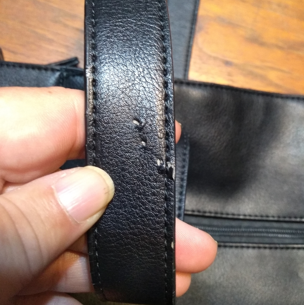 Roots 73 Faux Leather Black Shoulder Bag, Clean Inside, Some Issues - Picture 3 of 12